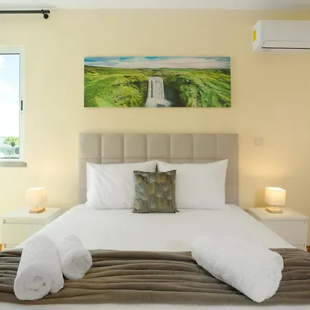 בית נופש Pico Do Paraiso פונשל